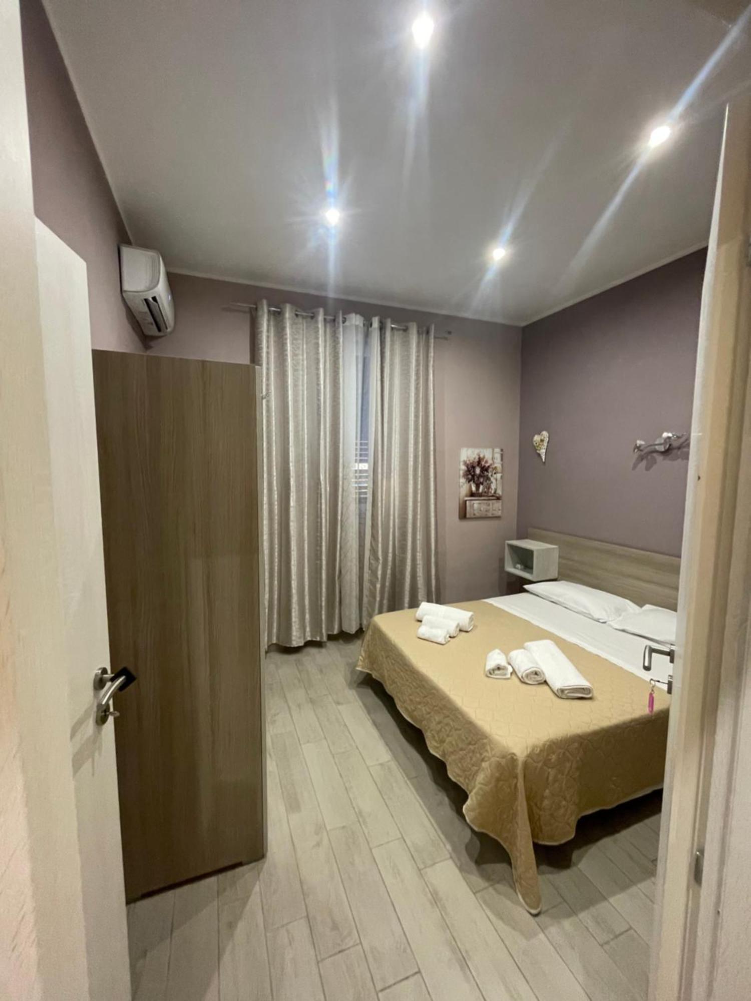 A Casa Da Chiara Apartment Palermo Bagian luar foto